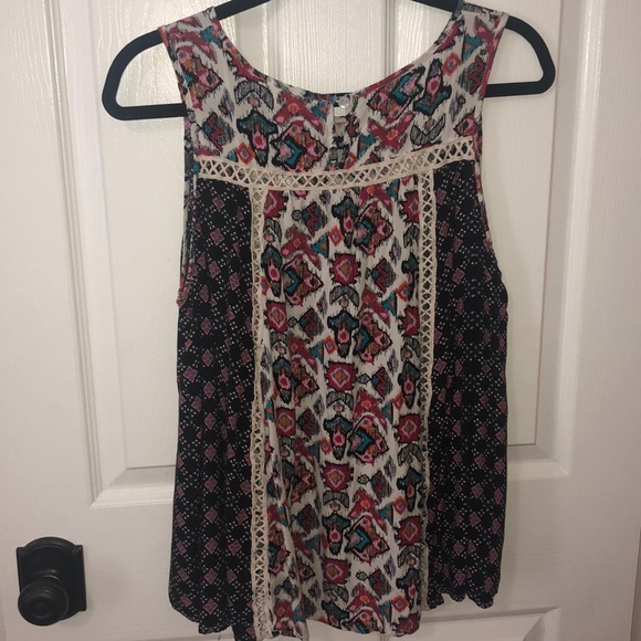 Pattern Entro Top🦋 - Picture 2 of 3